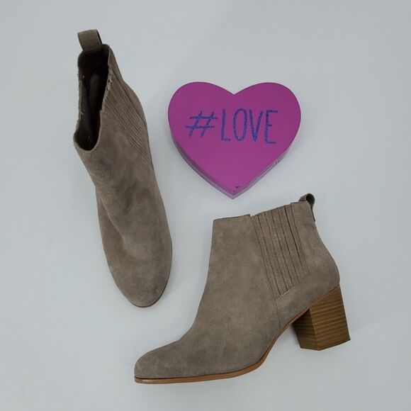 INC  International Concept women's 11 Fainn gray suede ankle boots - Picture 6 of 7